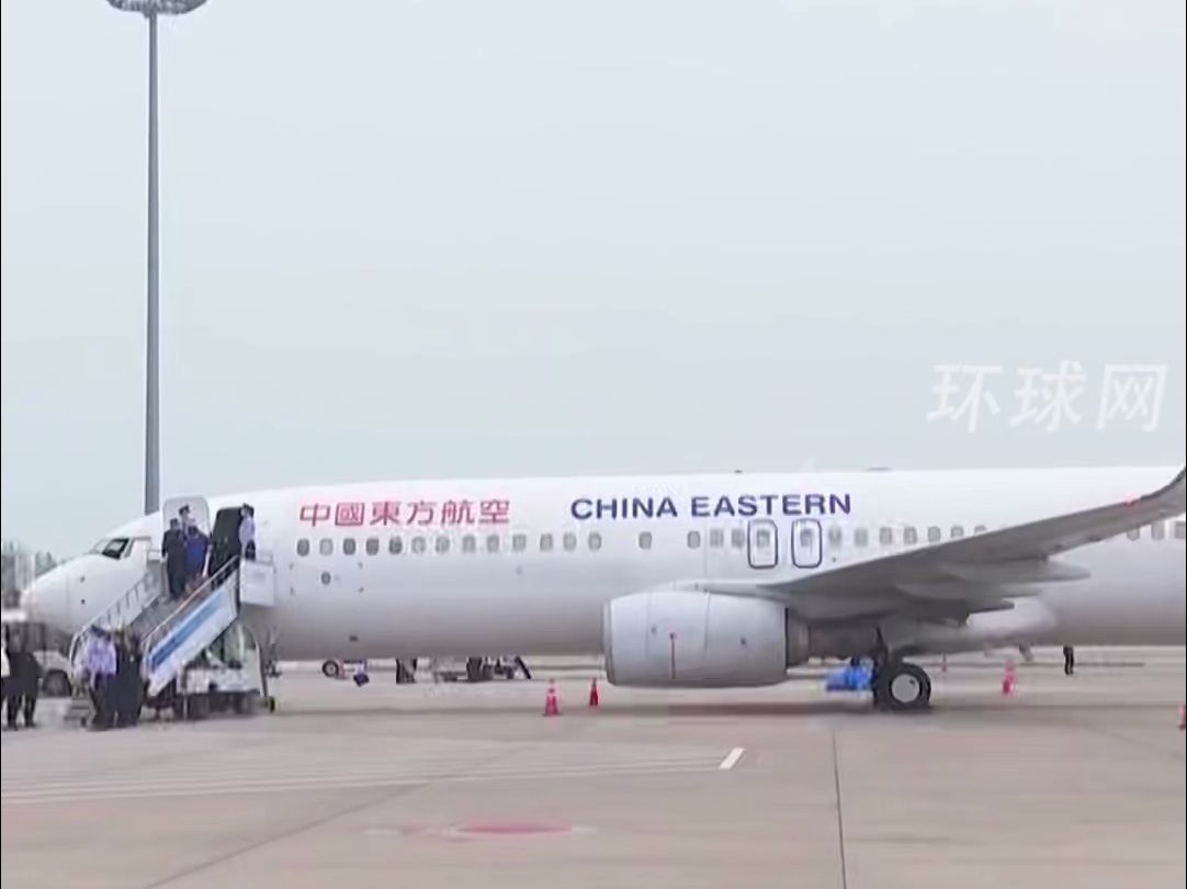 首批130名中国籍涉赌诈违法犯罪嫌疑人从柬埔寨被押解回国