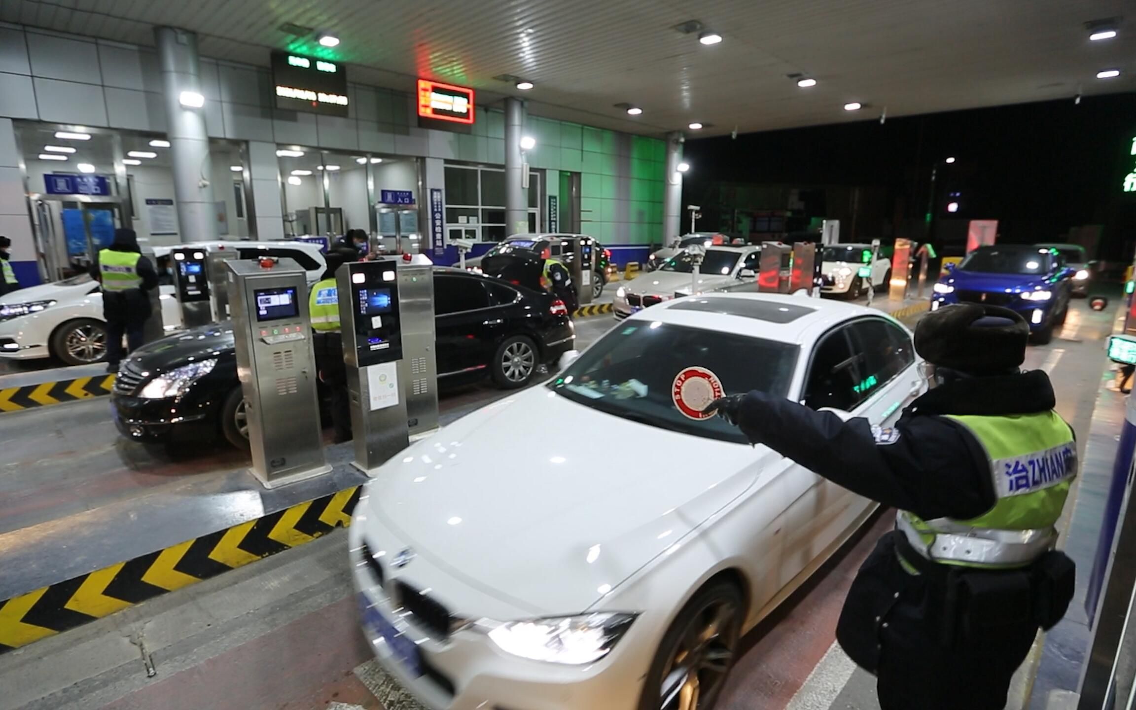 极寒之夜探访“首都东大门”守护者：脸如刀割，一夜检查3000辆车