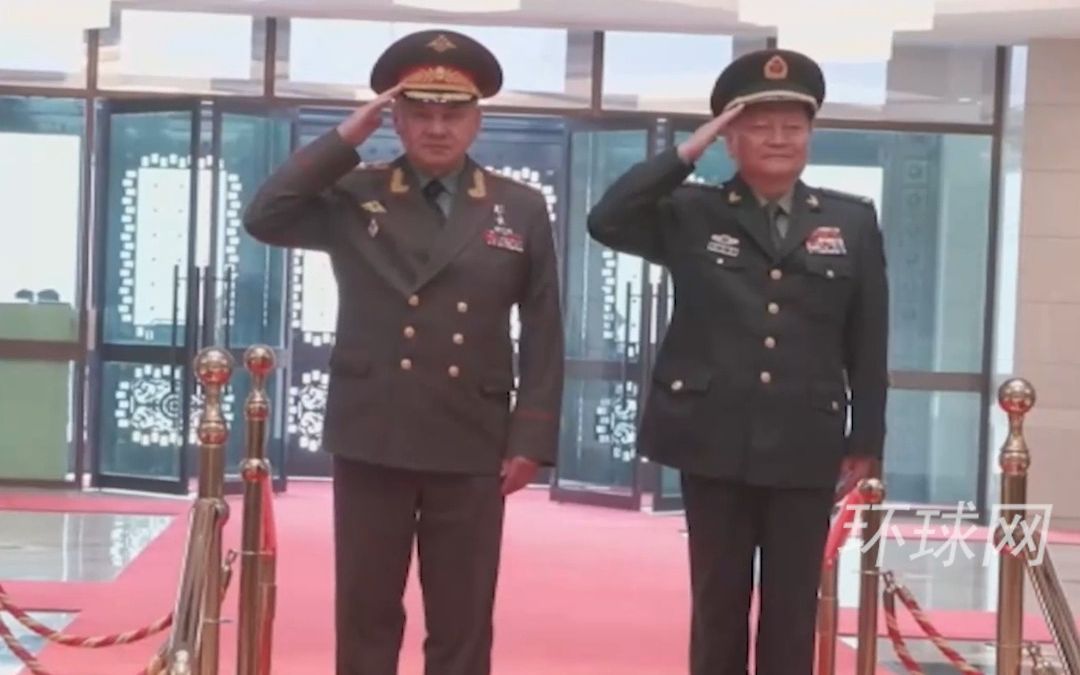 张又侠同俄罗斯国防部长举行会谈