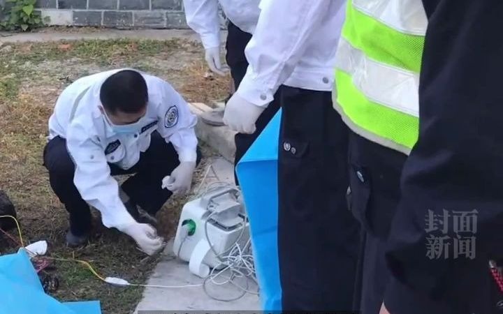 聚会结束驾车离开 两女子凌晨开车冲入河中溺亡