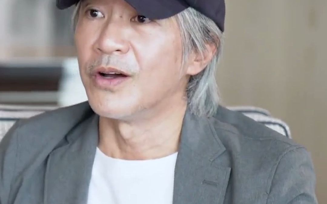 周星驰讲述他眼中的香港，希望香港年轻人把中国故事发扬光大，一番话太赞！
