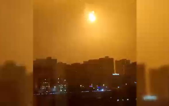 乌克兰首都上空发生爆炸，美媒记者：一架乌克兰空军苏-27战斗机被击落