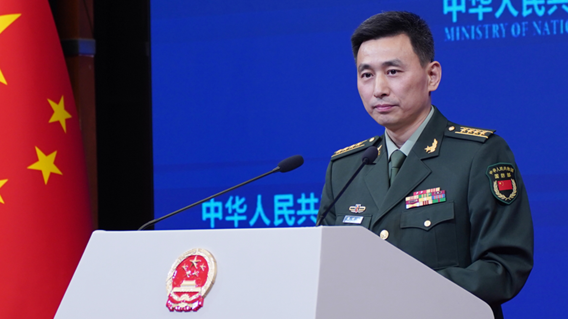 美舰过航台湾海峡，东部战区：全程跟监警戒，依法有效处置！
