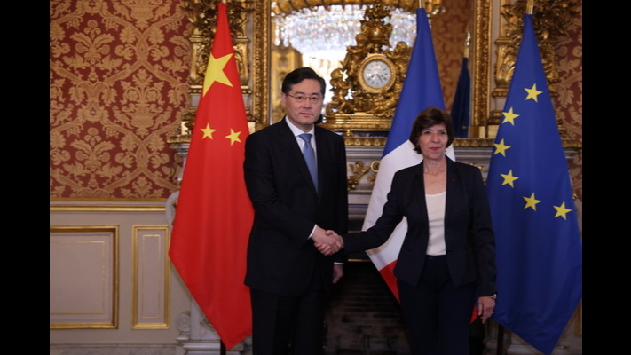 秦刚同法国外长举行会谈 愿与法国等世界各国做大合作蛋糕