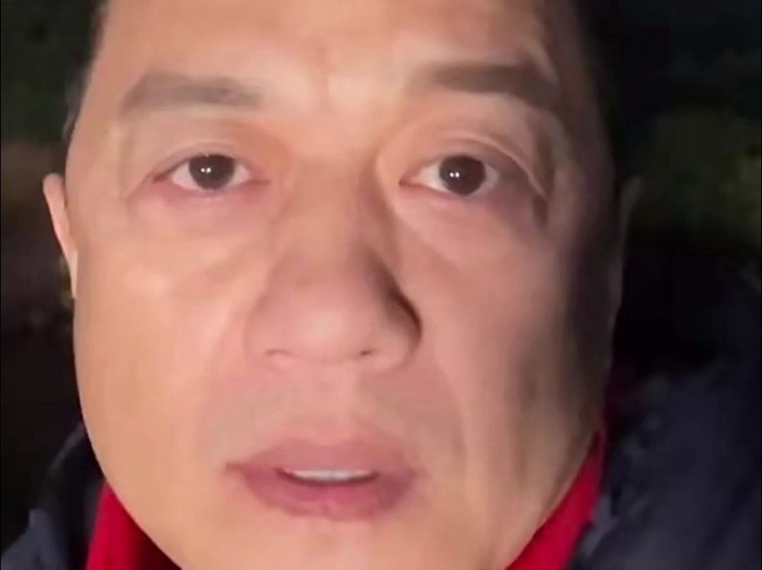 李亚鹏全网悬赏“直播哭穷视频”，此前直播称连吃了一周外卖