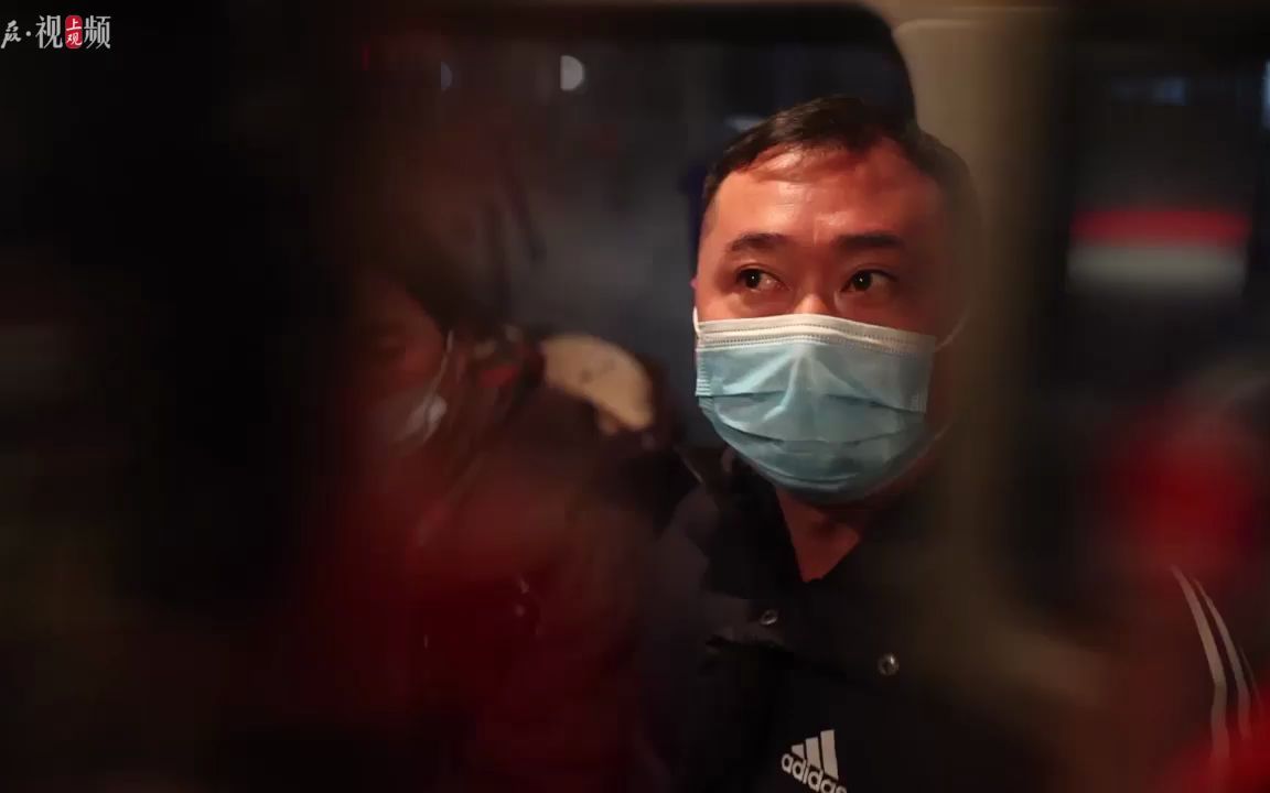 上海救助快车奔走寒夜，或许能挽救一个人于冰冷绝望中