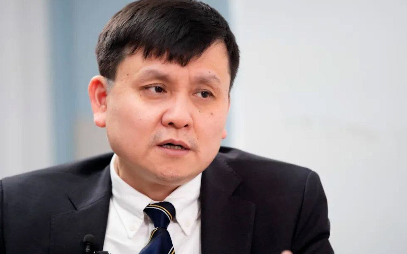 张文宏：年轻人打疫苗是为国家做贡献，最好在今年打、尽快打