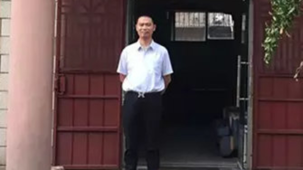 河南10岁上大学女孩父亲私塾被查封官方：属非法办学