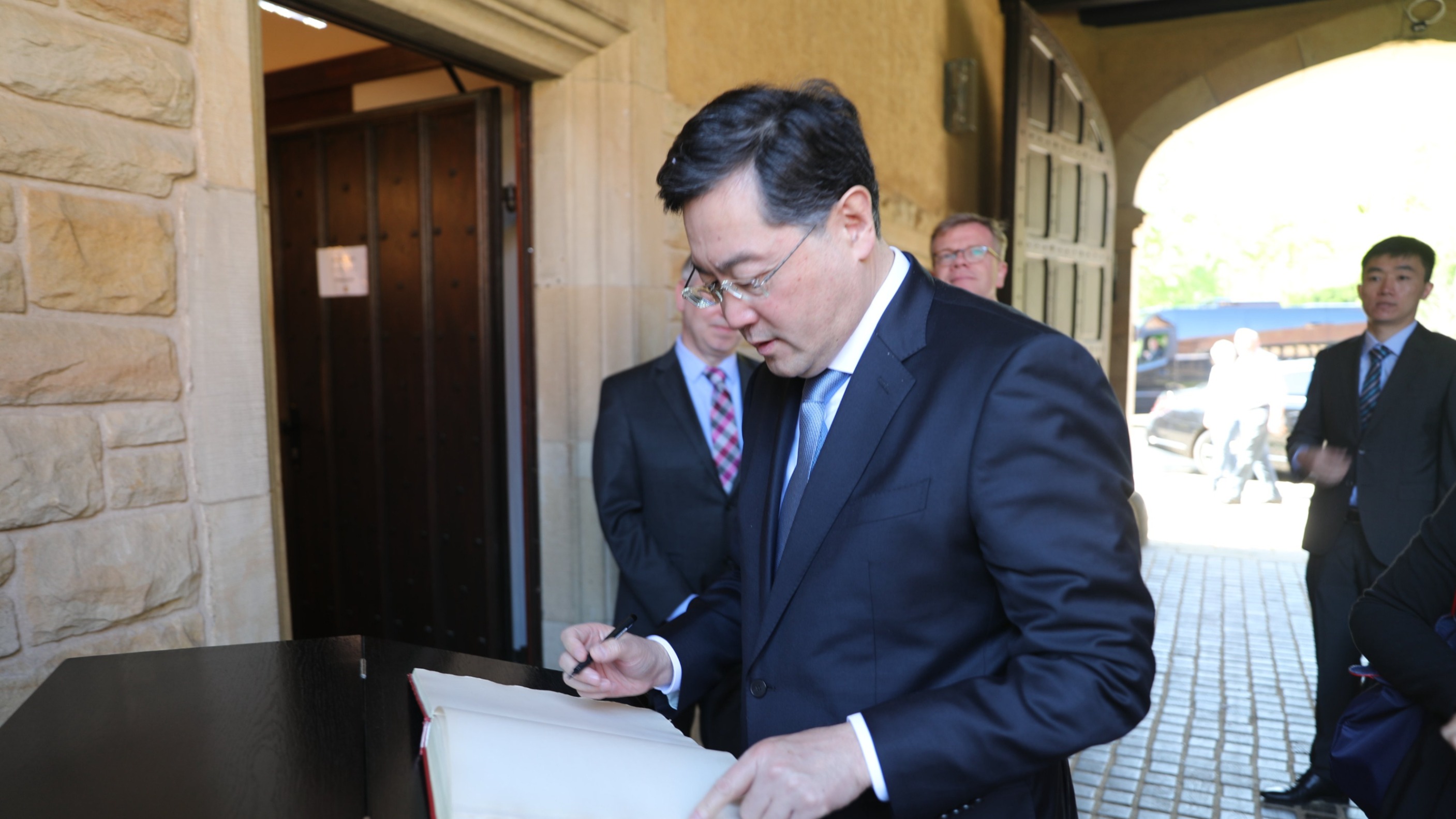 秦刚发表讲话：中国国家统一必须要实现！