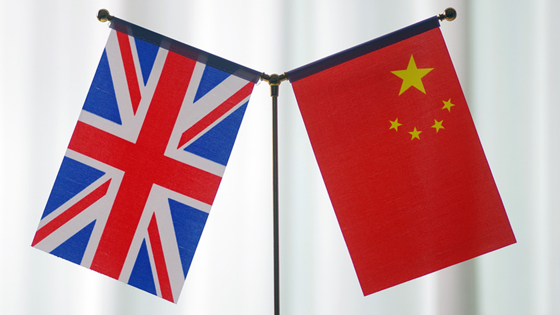 面对中国的发展和崛起，英国为何变得不自信了？
