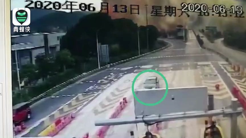 热点 | 浙江温岭油罐车爆炸瞬间一片火海 小轿车死里逃生画面曝光
