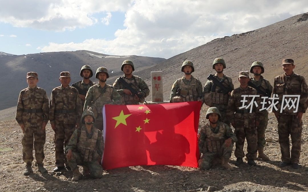 八一建军节来临之际，新疆军区迈丹边防连官兵在海拔4300米巡逻站位，边关有我在，祖国请放心！