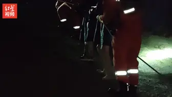 5人登山返程时欲抄近道迷路被困 消防紧急救援