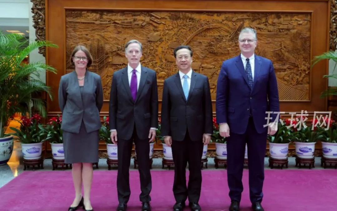 中美外交官员在北京举行会谈，中方就台湾等问题阐明严正立场
