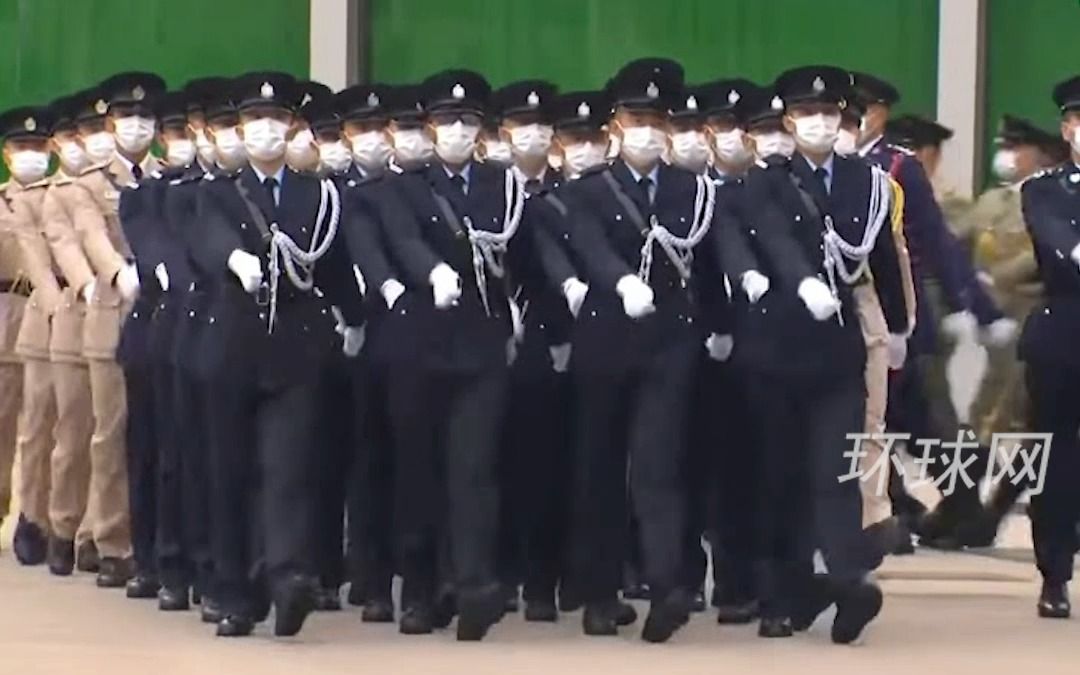 国家宪法日，香港举行升旗仪式，6大纪律部队以中式步操入场