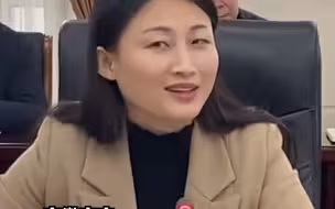 网友质疑：这么年轻，怎么上去的？网红县长机智回应