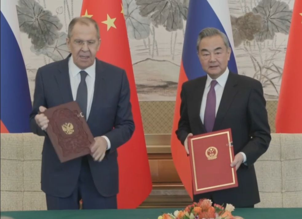 四分之三个世纪以来，中俄关系历经风雨，王毅谈中俄关系的“五个始终”