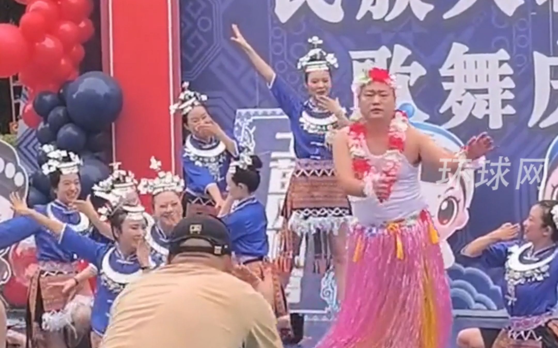 宝爸为了孩子过六一也是拼了，不过有这样的爸爸真的很幸福呀