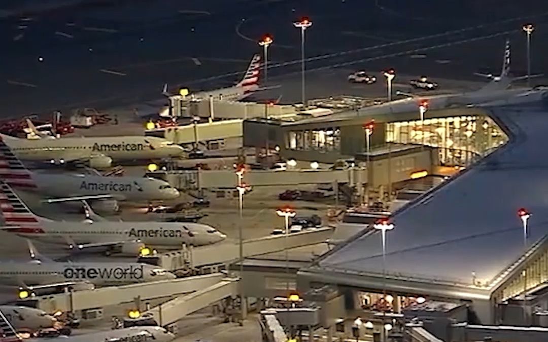 美国国内航班停飞 美国联邦航空管理局公布原因