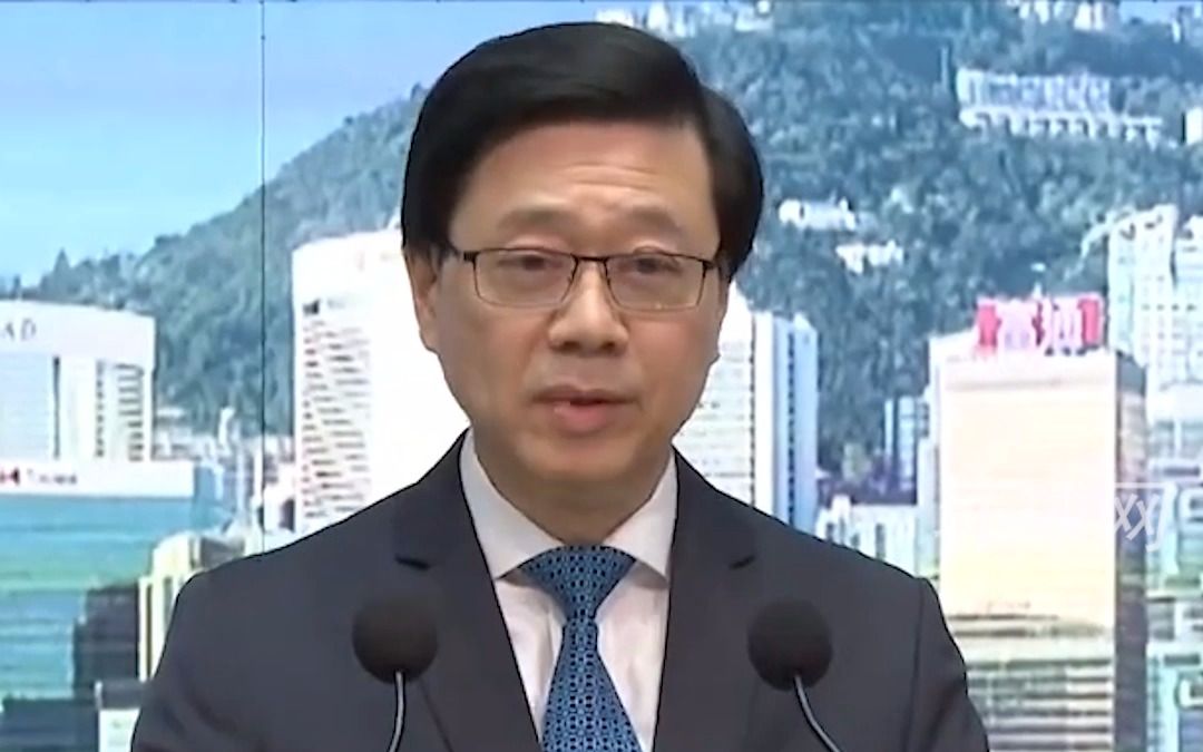 李家超与特区政府官员观看神舟十六号发射直播：感到很兴奋和骄傲！