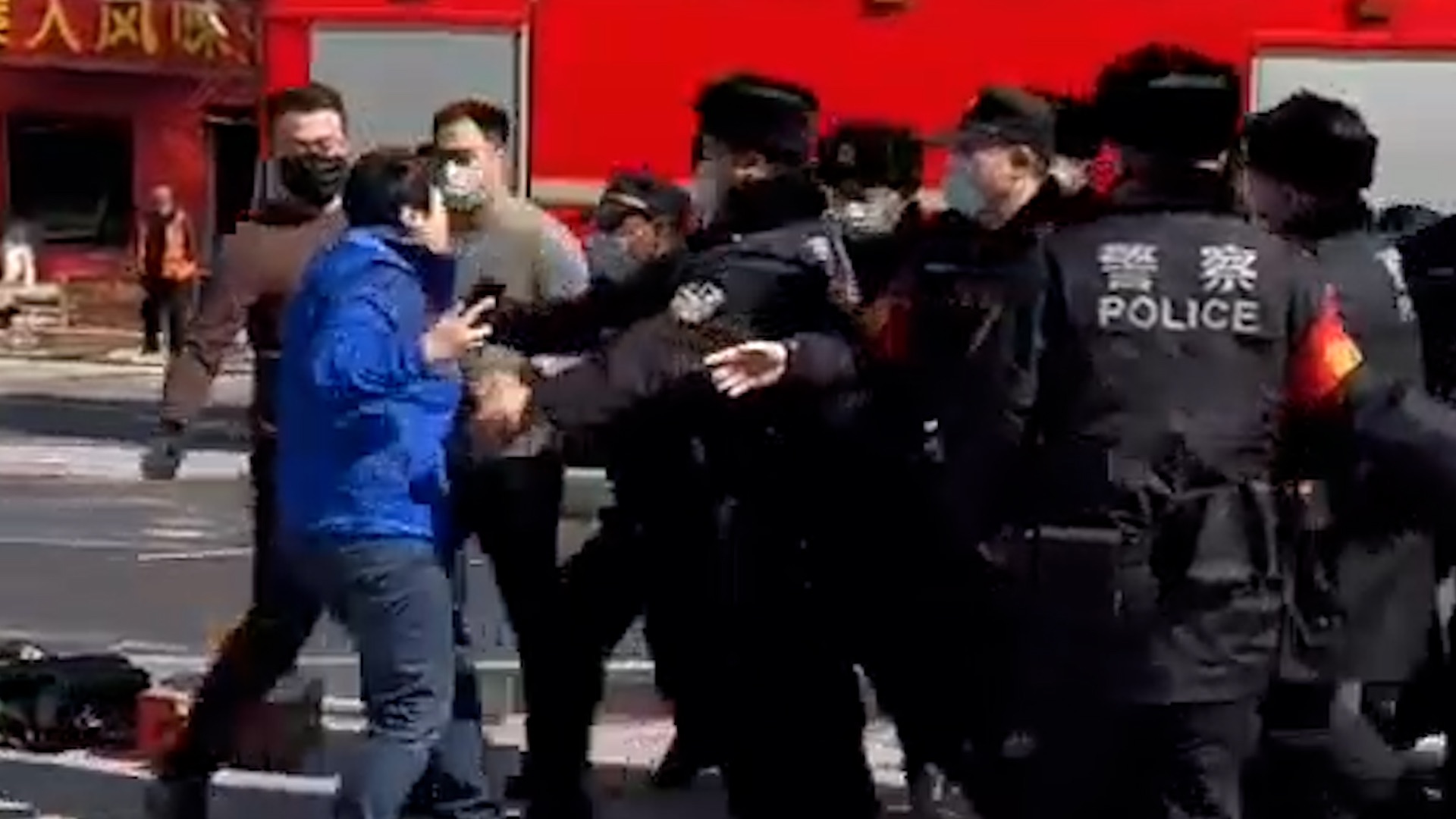 燕郊爆燃事故处置指挥部通报“央视记者采访遇阻”：深感自责，表示歉意