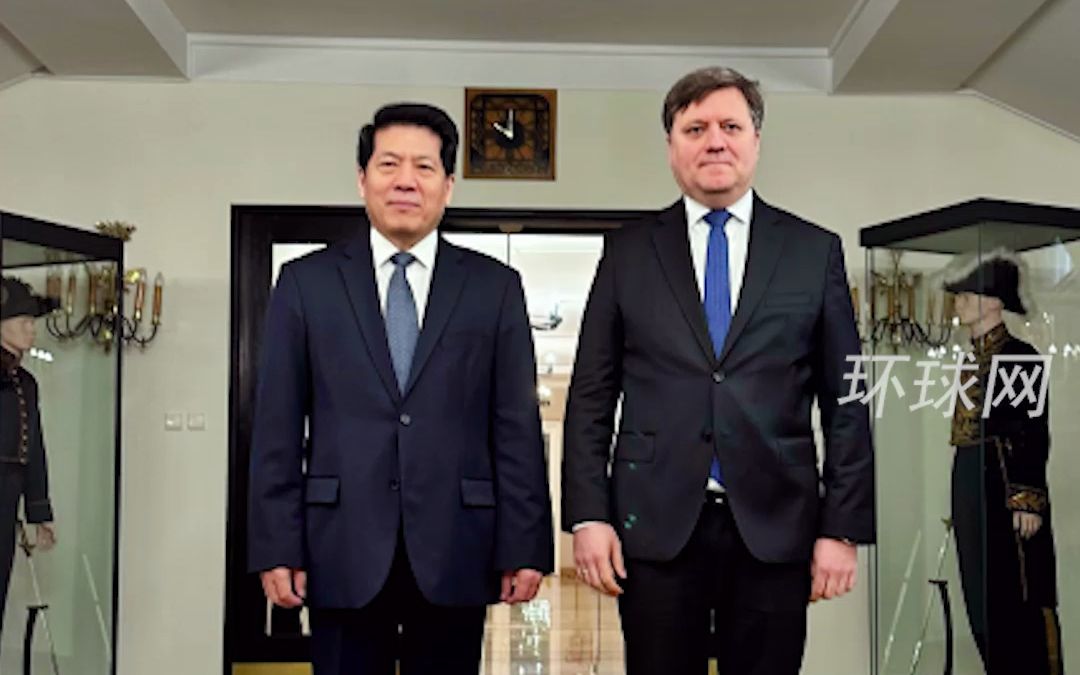 李辉：中方关于乌克兰危机的立场是一贯的，就是劝和促谈