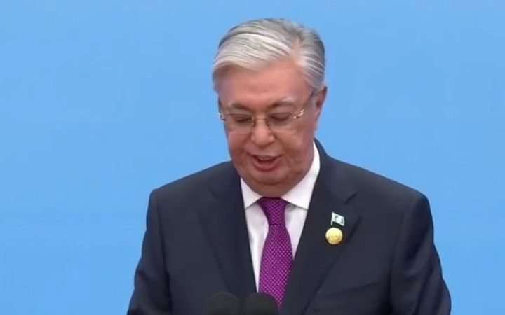 哈萨克斯坦总统托卡耶夫用中文致辞