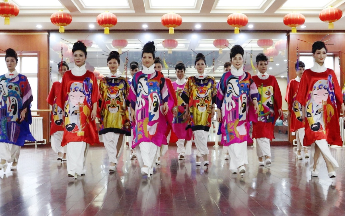 她们是很多人的李焕英，但今天，她们要做自己的女神！