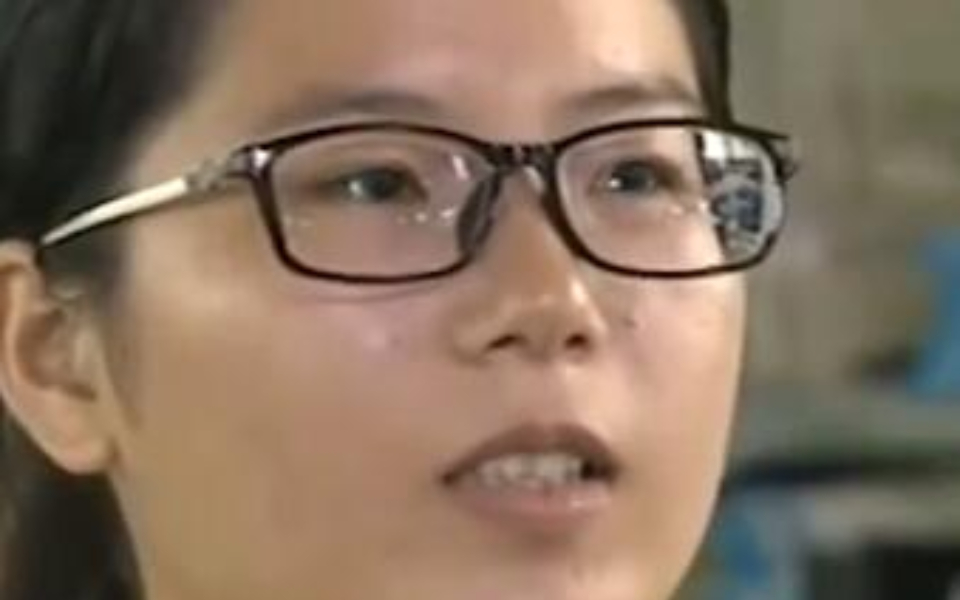 报北大考古女生谈到父母哽咽了