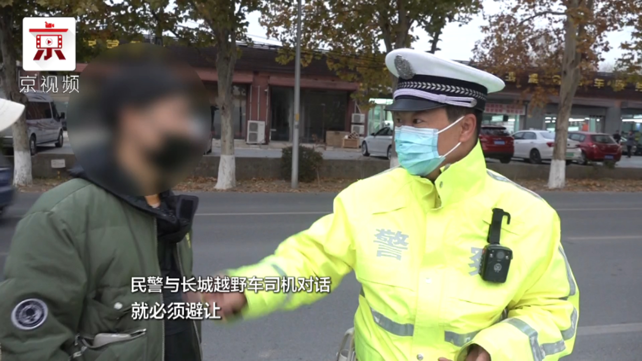 急救车走非机动车道撞上客车，民警：未避让特殊车辆，客车全责