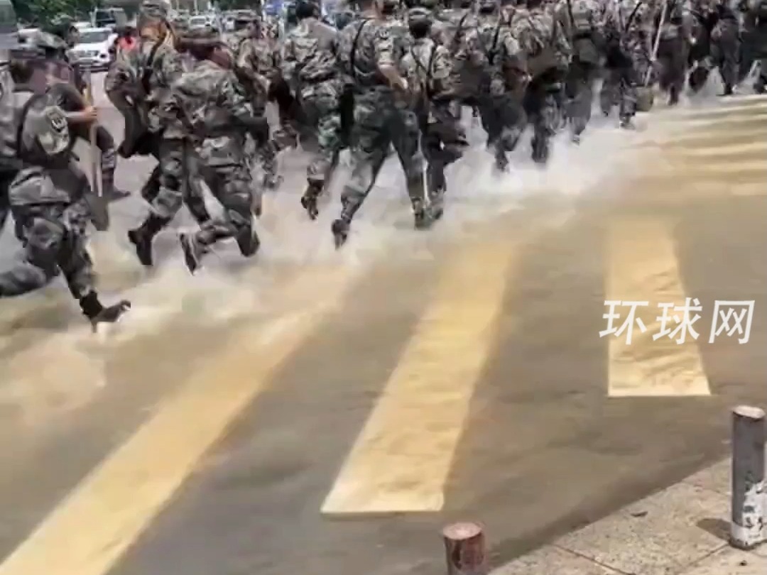 解放军来了！湖南省军区600余名官兵，湖南武警总队200名官兵，开展抢险救援