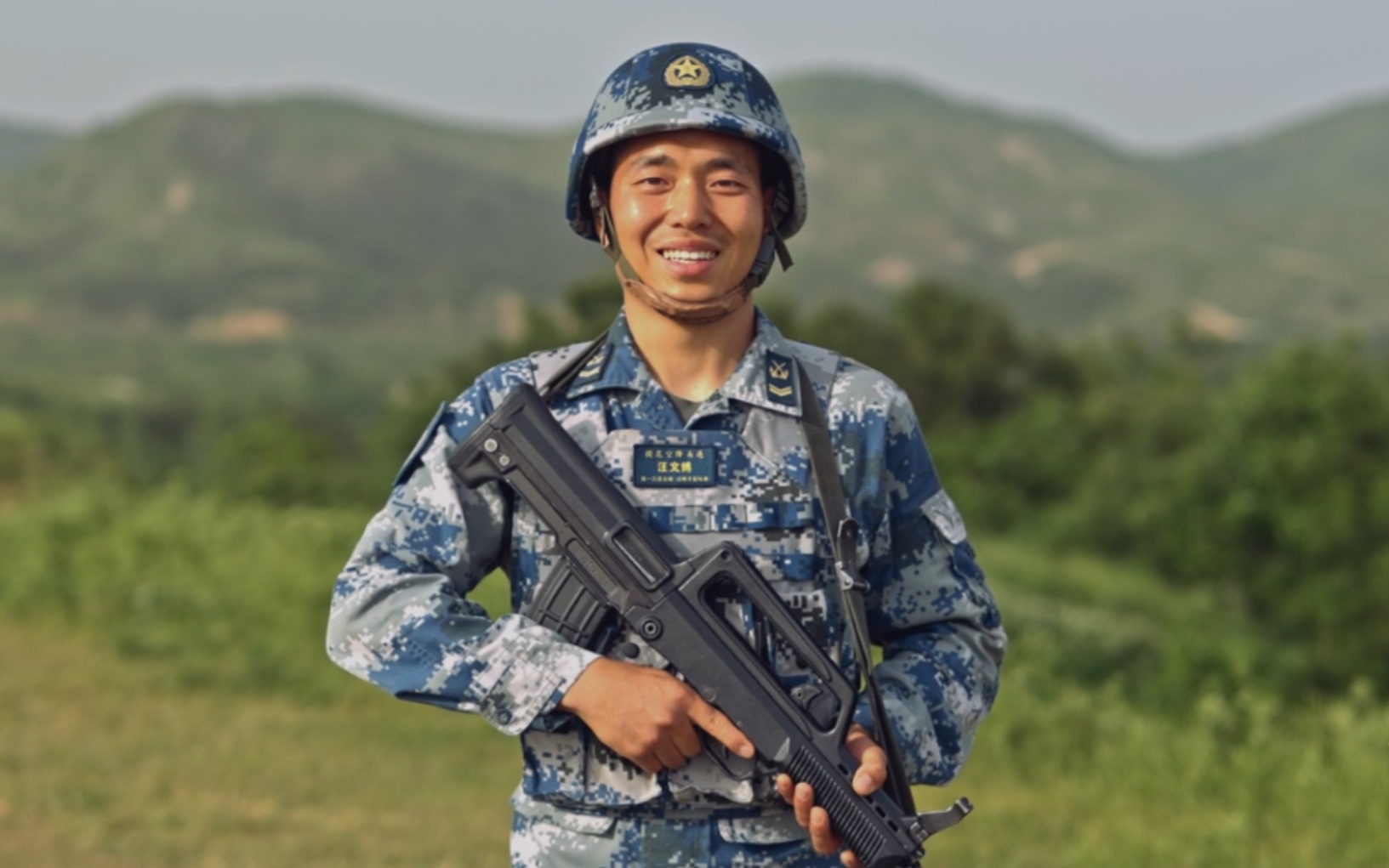 “黄继光！”“到！”