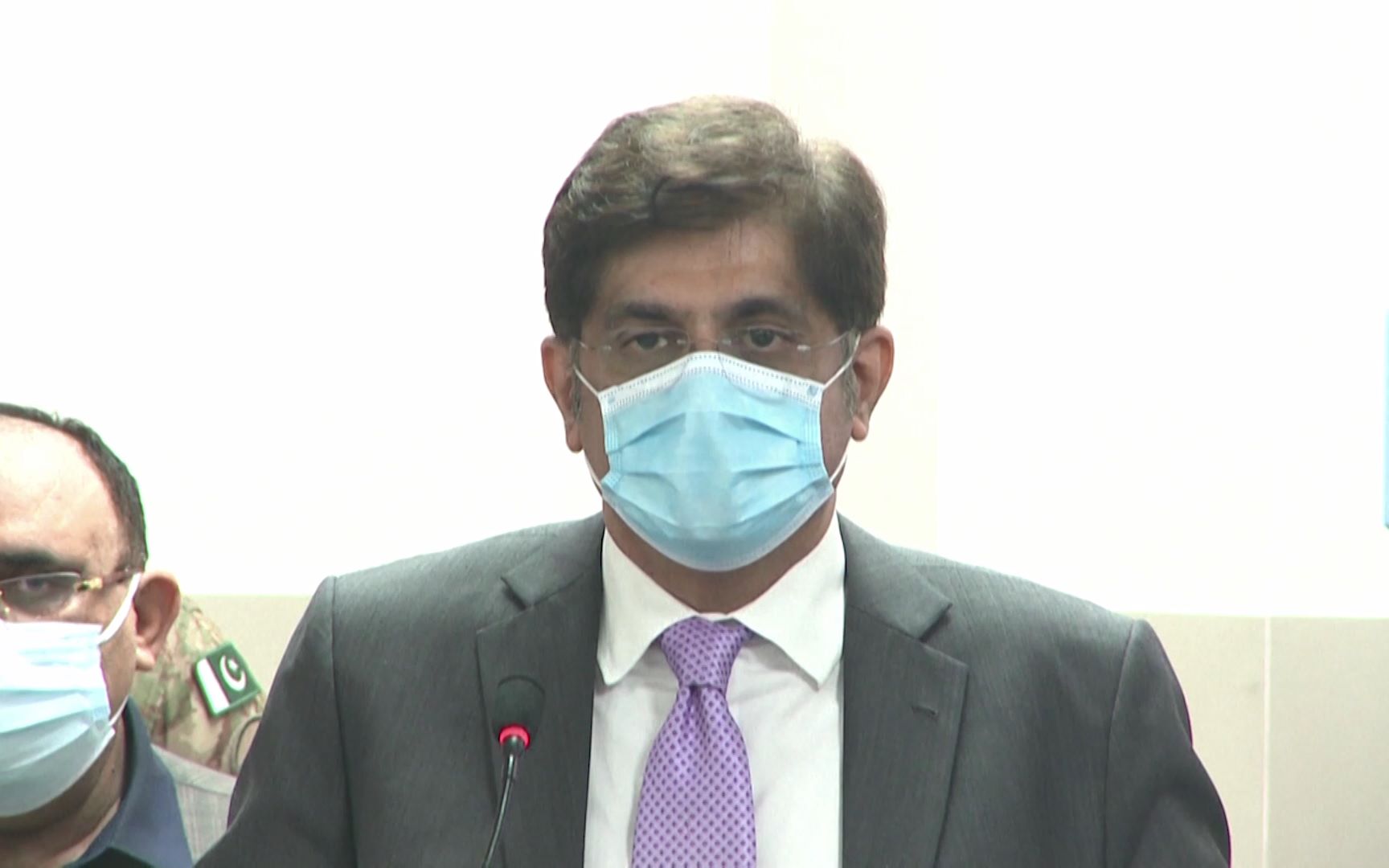 巴基斯坦医护人员开始接种中国疫苗 巴官员：感谢中国兄弟的支持