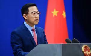 赵立坚：请问美方阿桑奇和斯诺登在哪里？