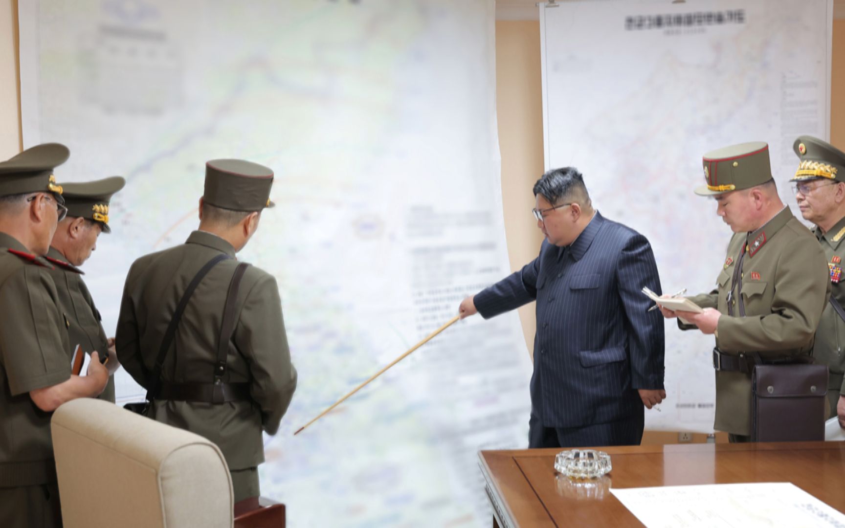 金正恩视察朝军总参谋部训练指挥所 指示打击敌人指挥核心