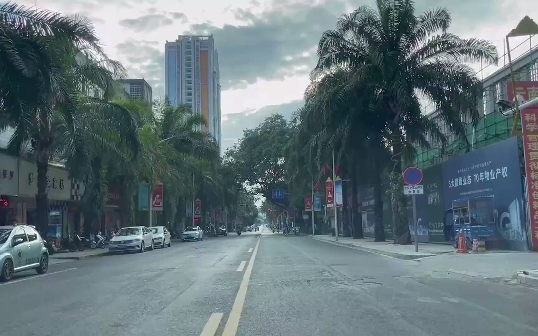 疫情下的云南瑞丽：商场饭店等长时间关门，大部分学生仍在上网课