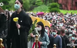 长沙小伙带着排球、象棋、小提琴和稻穗送别袁爷爷