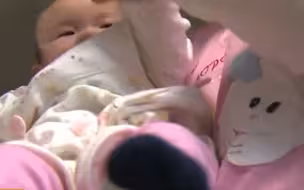 为解决低生育率问题 韩国每月30万韩元激励生孩子