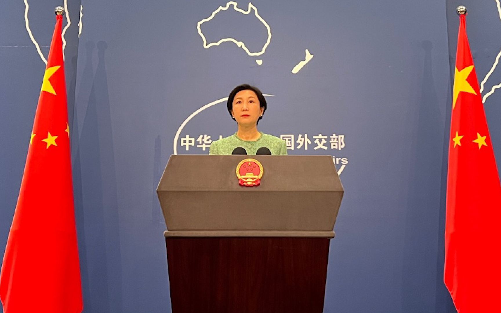 提台海两岸局势时“挖坑”，路透社记者被毛宁秒速“暴击”