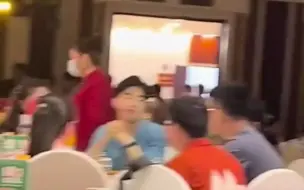 婚宴安排不同阶段同学分桌吃席，朋友：避免不认识坐到一起尴尬