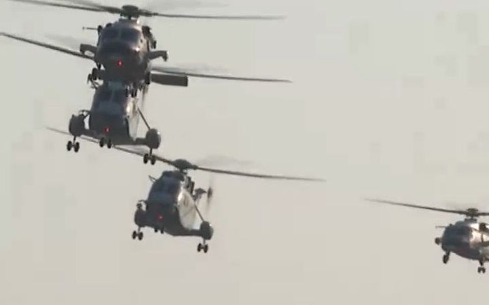 直-20J首次公开亮相 专家：能挂载空对地导弹，具备强大对陆火力支援能力