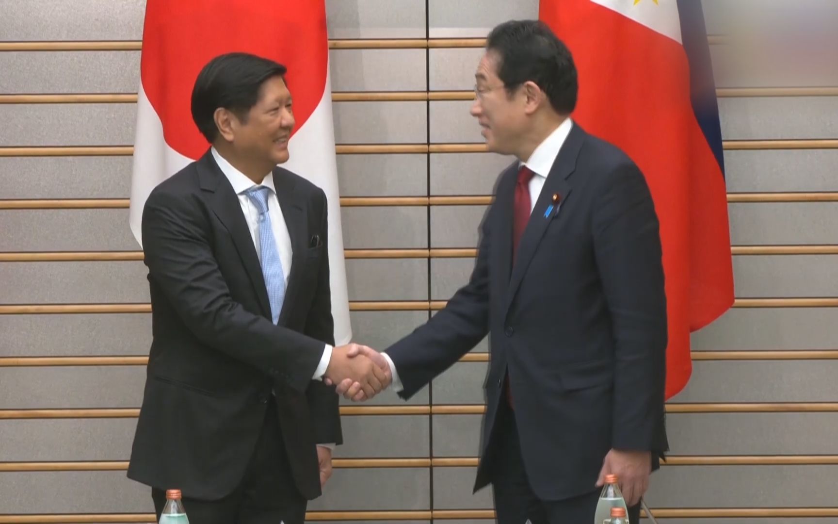 日本菲律宾外长防长分别举行会谈 确认加强外交与安保合作