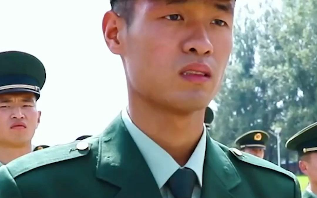又到一年退伍季，说好不哭却忍不住泪流满面。