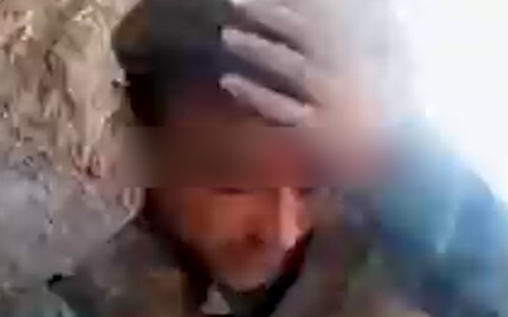 直击阿军雇佣兵遭亚军队猛烈炮击画面！炮弹密集落下 士兵抱头祈祷
