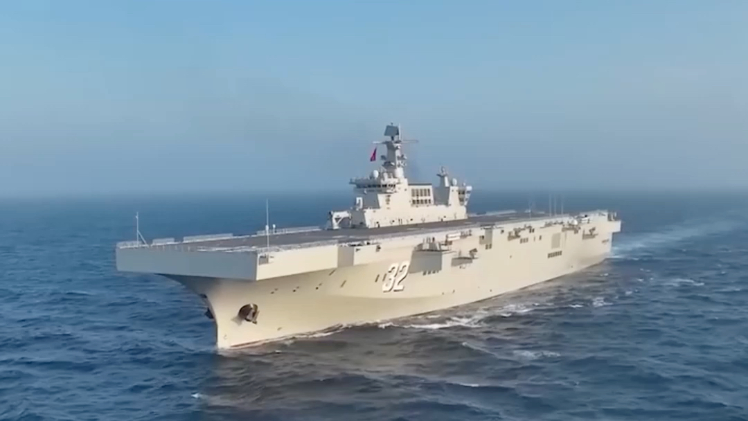 海南舰入列一周年已初步具备两栖作战能力