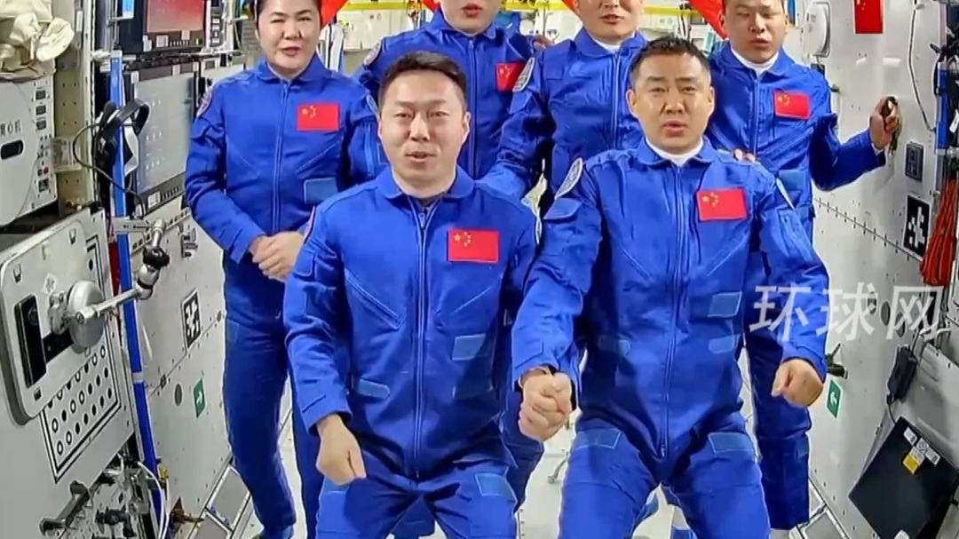 太空“全家福”来了！神十九、神二十航天员乘组拍下天宫合影