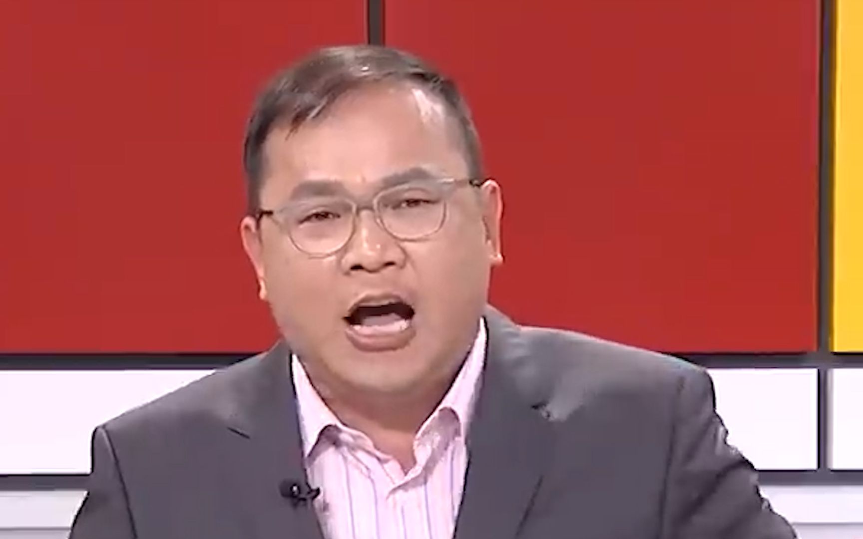 惨遭无情打脸！台交通“专家”称大陆高铁没靠背 狂酸马英九被骗了