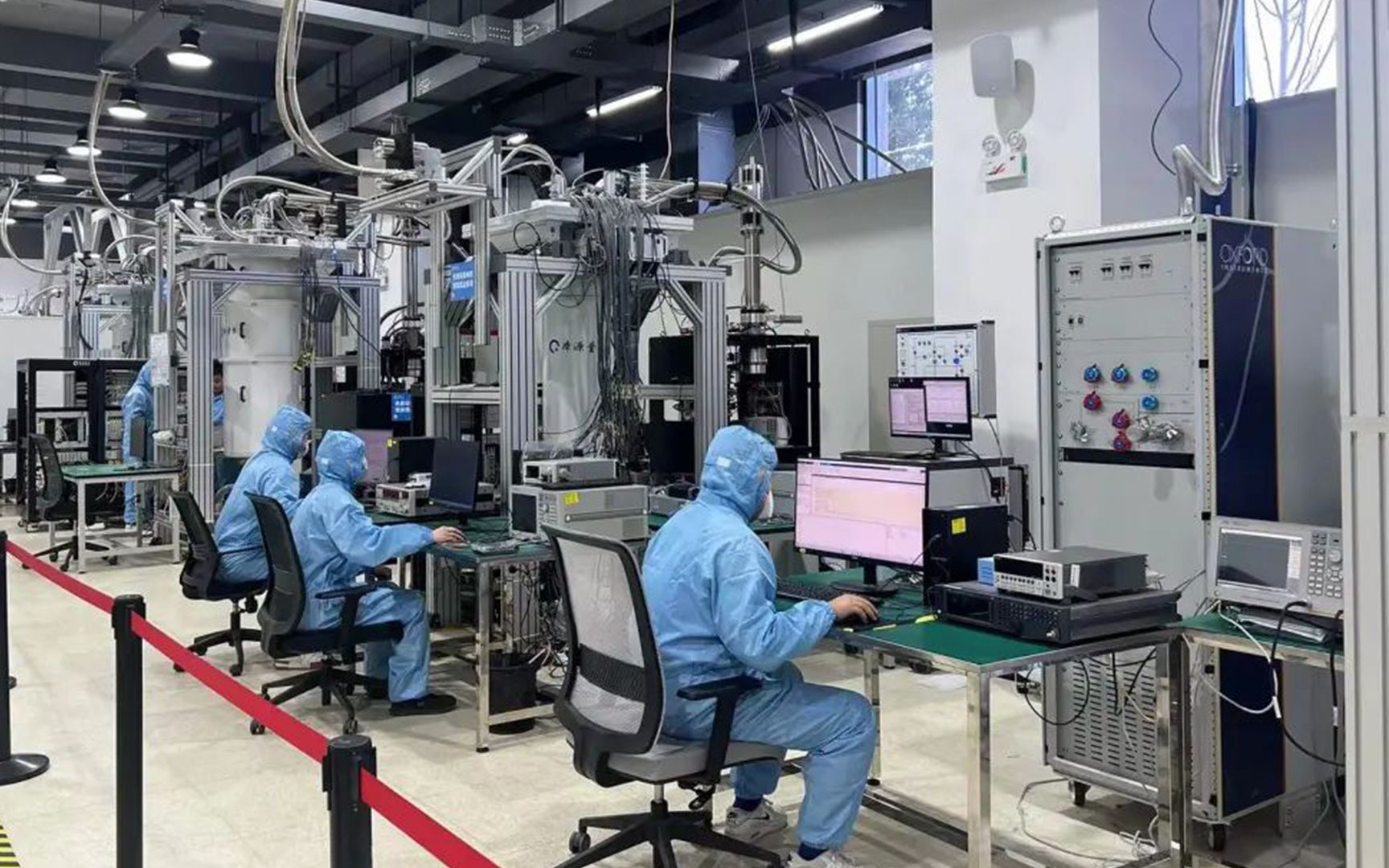 央视探访量子芯片生产线