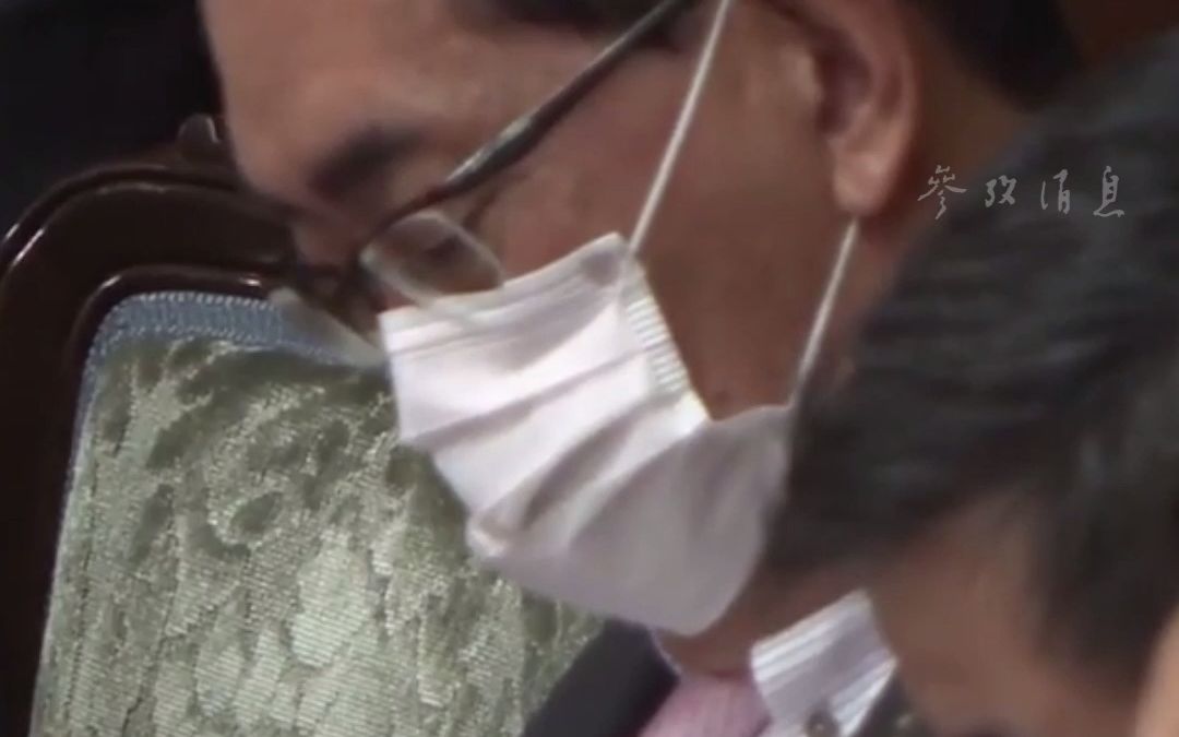 被批评开会打瞌睡 日本总务大臣否认：我眼睛小