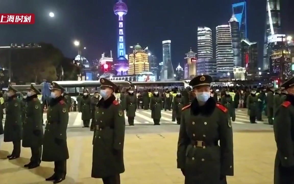 外滩掠影 跨年夜这里井然有序